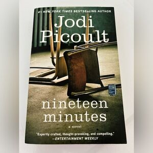 Nineteen Minutes by Jodi Picoult Book